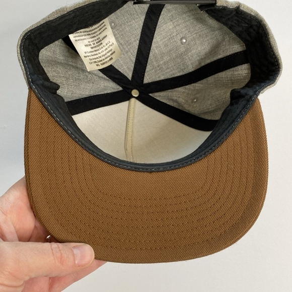 Vans adjustable ball cap wool material tan grey EUC - Picture 3 of 3